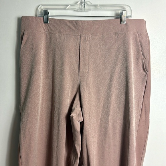 Athleta Brooklyn Textured Pant High Ankle Latte Grain Camo Pink Size 18 - Picture 3 of 14